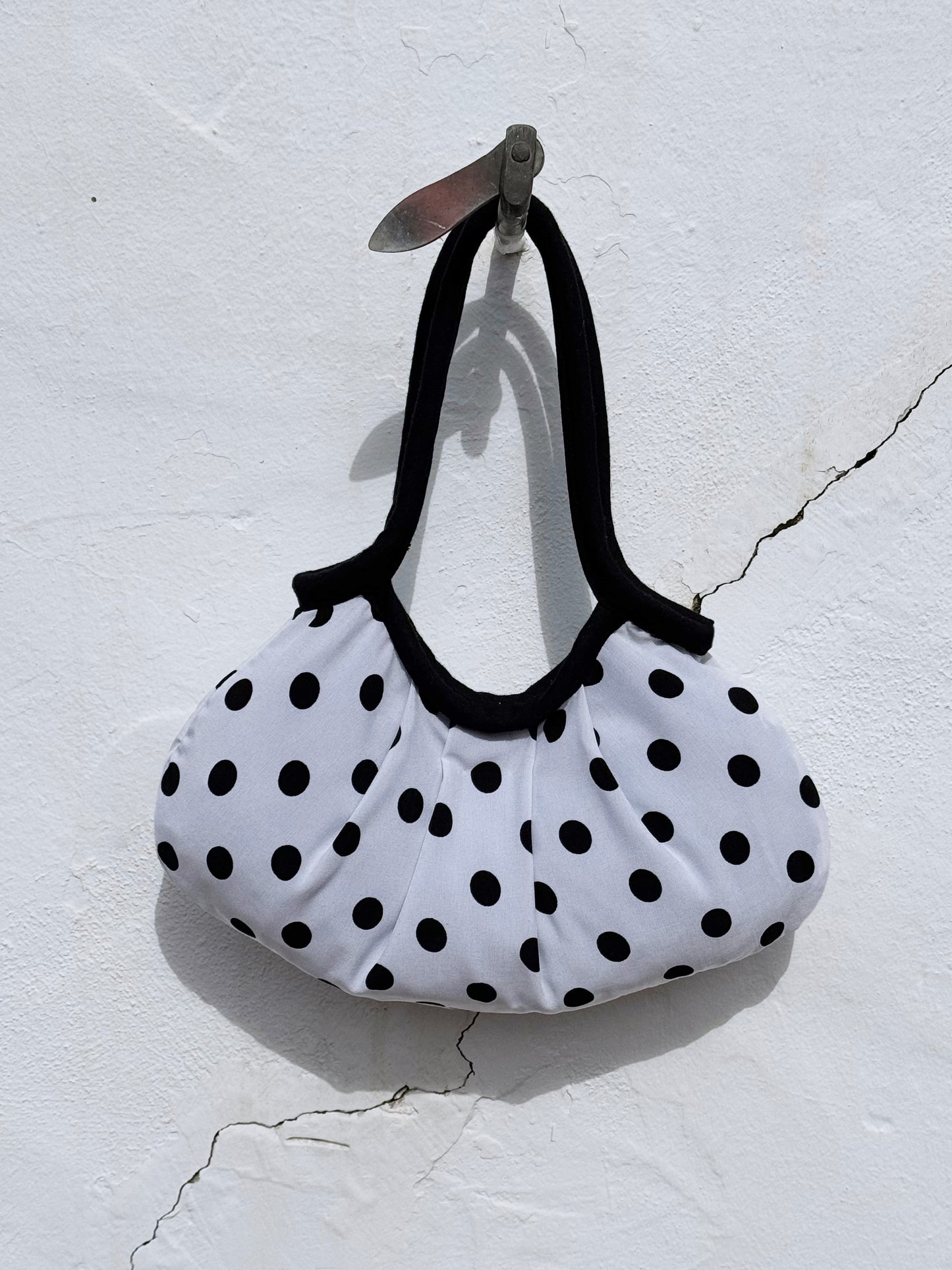 Bolso Granny. Lunares en blanco